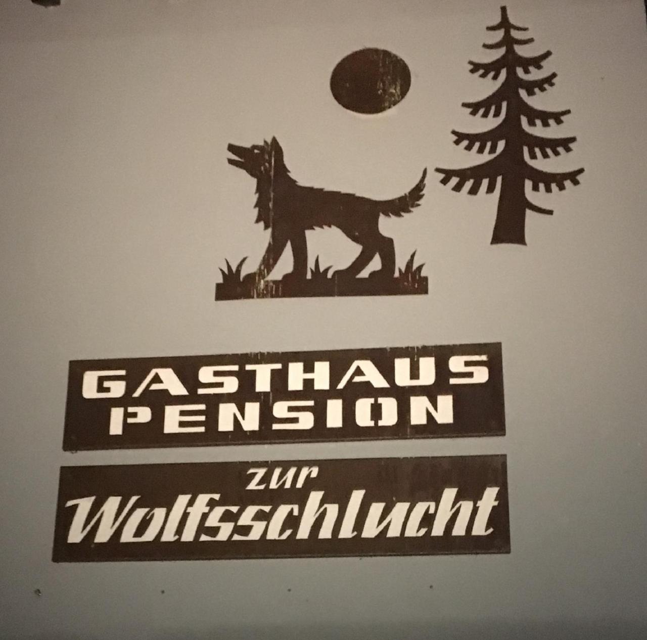 Отель Gasthaus Zur Wolfsschlucht Sugenheim Экстерьер фото
