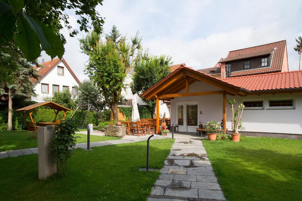 Отель Gasthaus Zur Wolfsschlucht Sugenheim Экстерьер фото